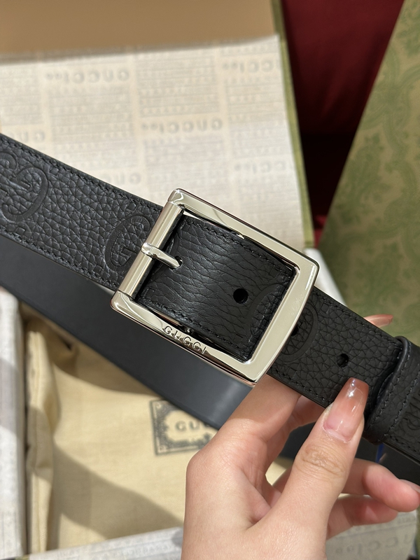 スーパーコピーグッチベルト背面デザイン